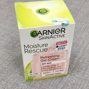 Garnier 1.7 oz SkinActive Moisture Rescue Face Moisturizer Dry Skin.